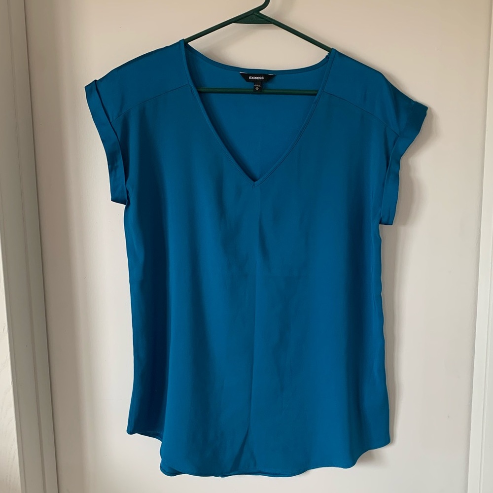 Express Silky V-Neck Gramercy Tee